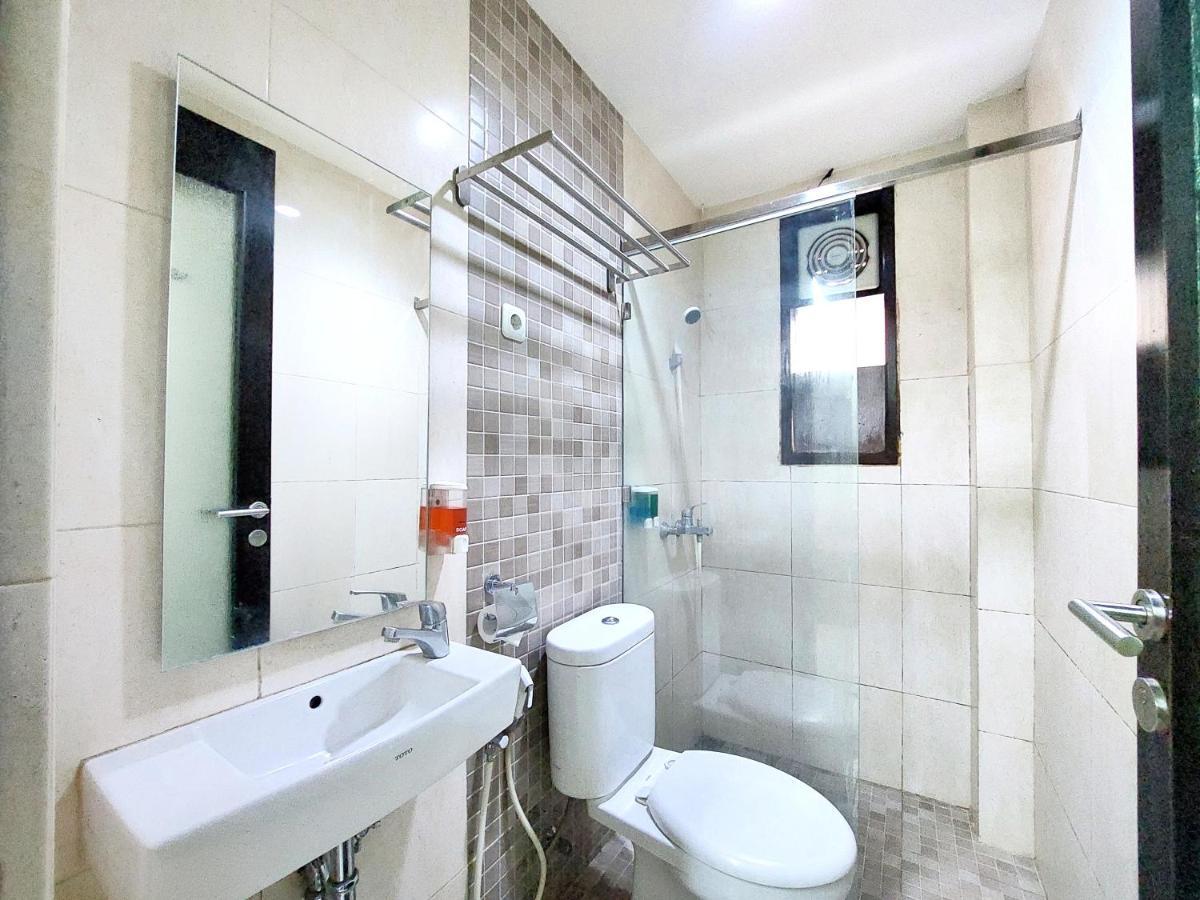 Shinta Guesthouse Malang Ngoại thất bức ảnh