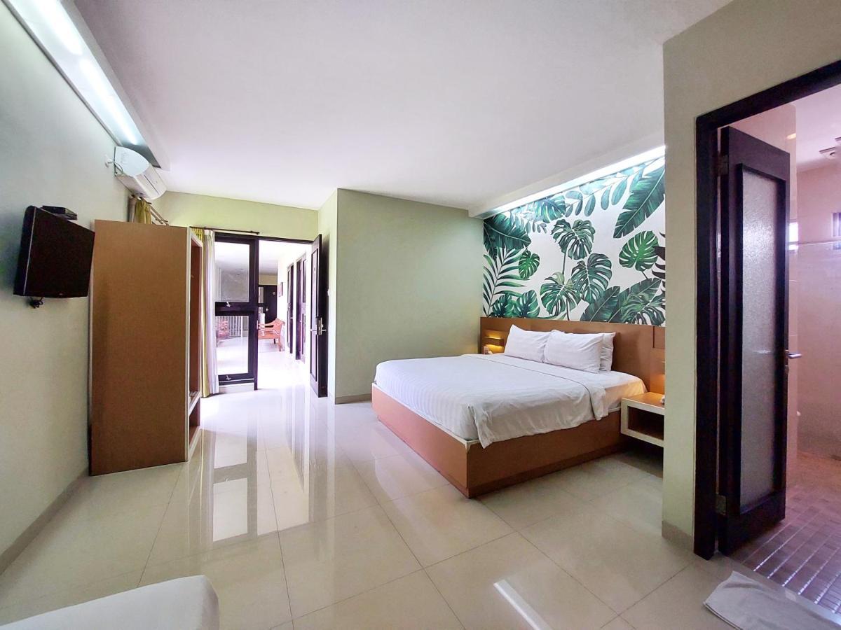 Shinta Guesthouse Malang Ngoại thất bức ảnh