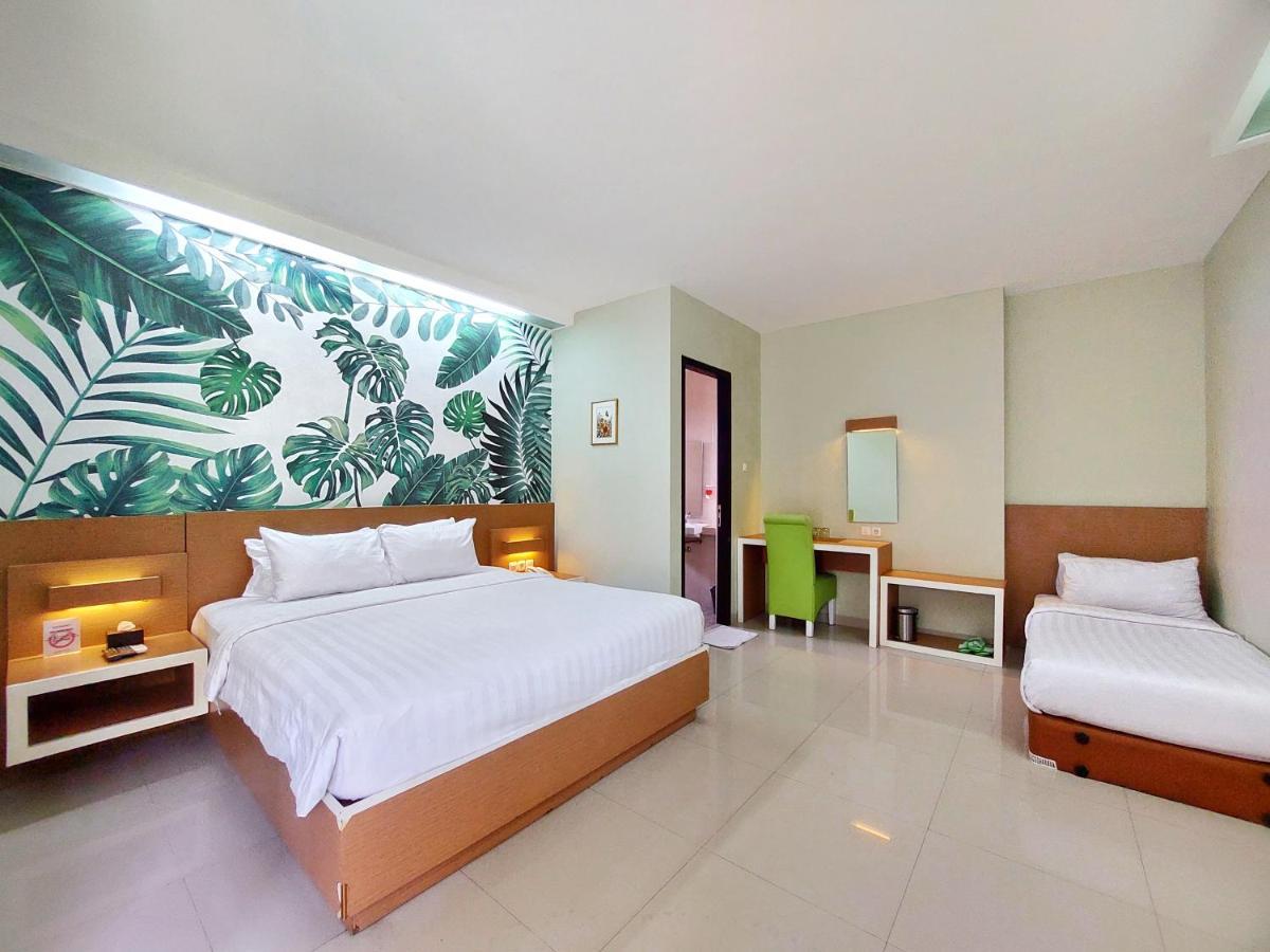 Shinta Guesthouse Malang Ngoại thất bức ảnh