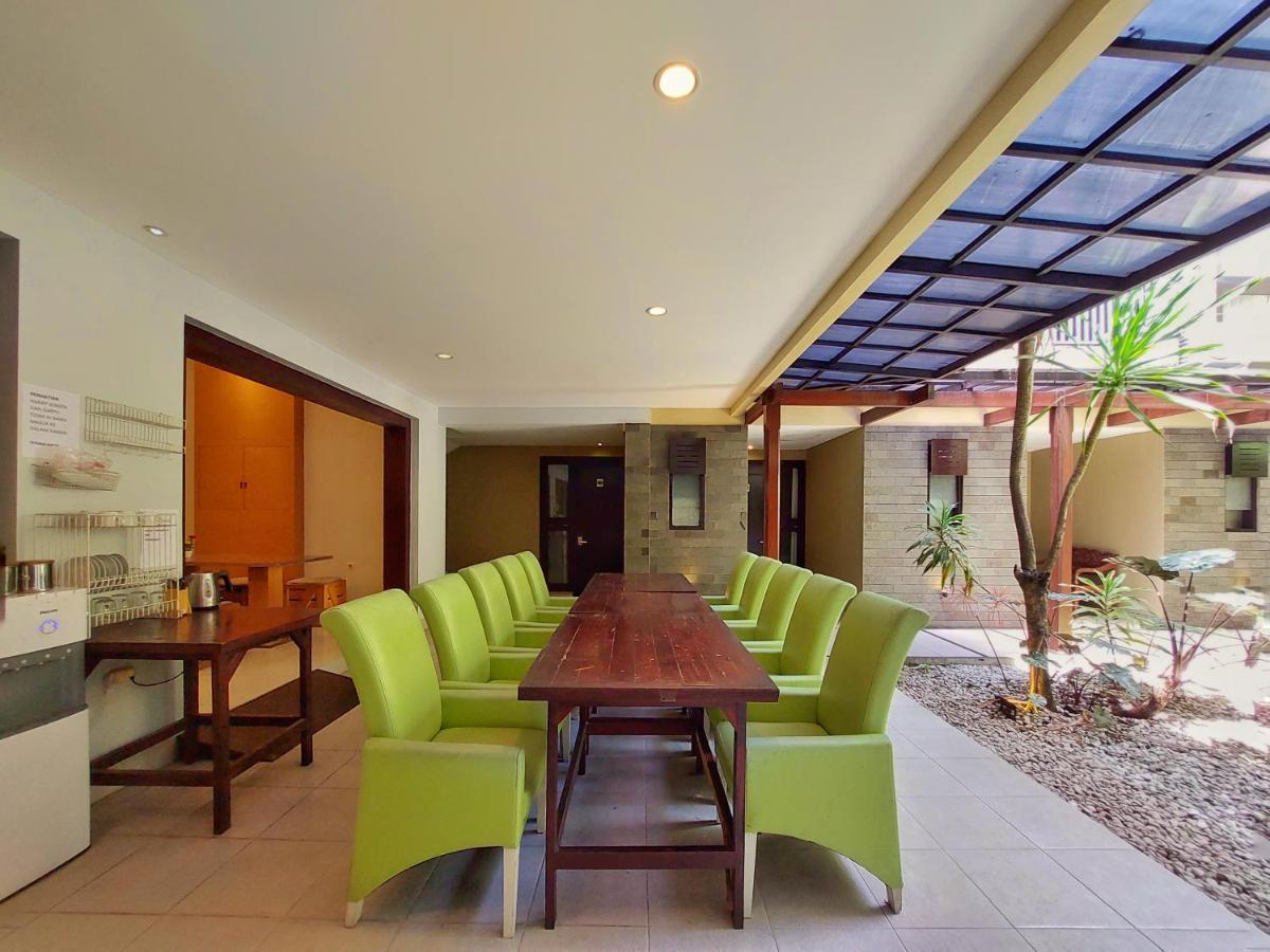 Shinta Guesthouse Malang Ngoại thất bức ảnh