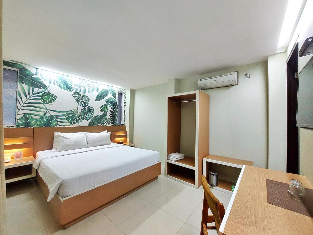 Shinta Guesthouse Malang Ngoại thất bức ảnh