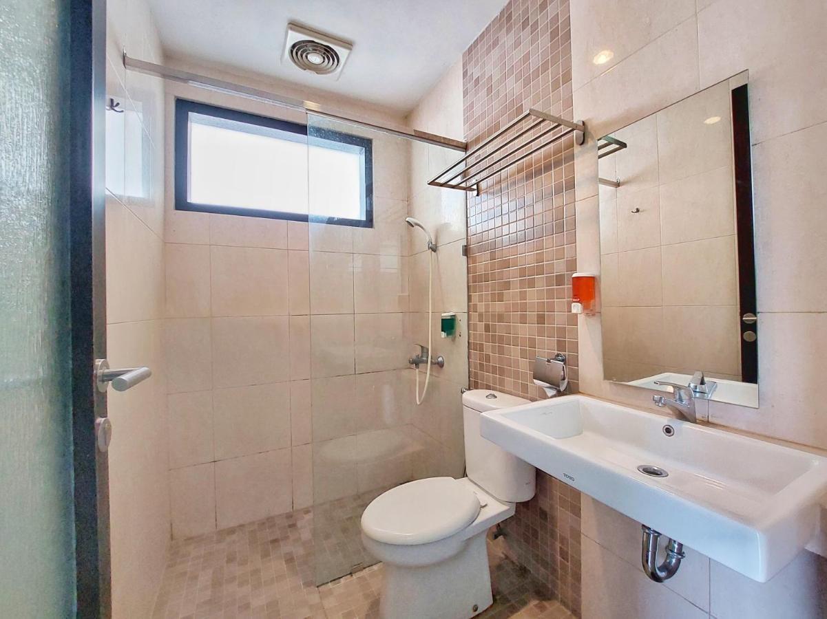 Shinta Guesthouse Malang Ngoại thất bức ảnh
