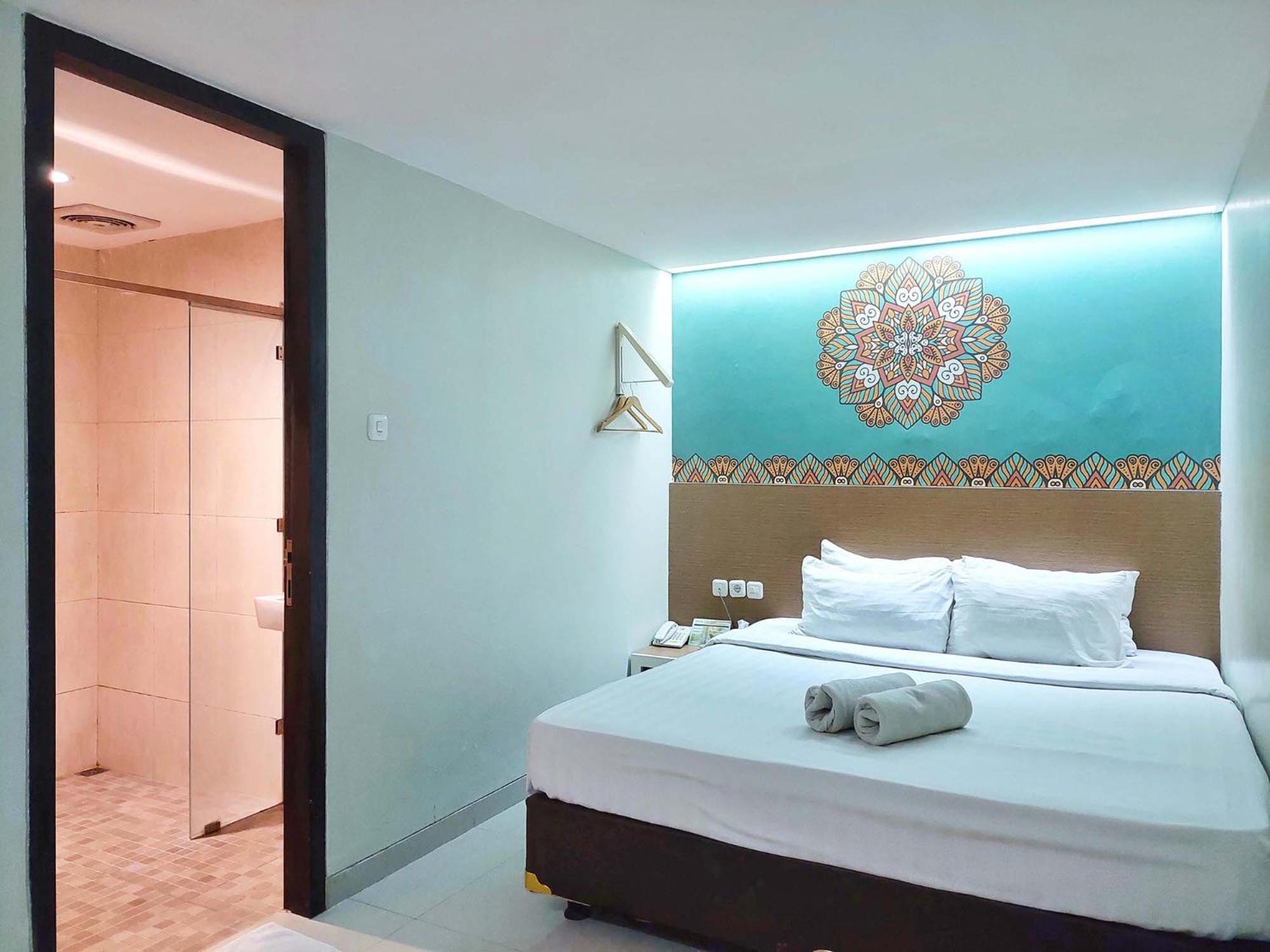 Shinta Guesthouse Malang Ngoại thất bức ảnh